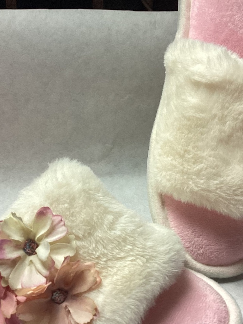 ELLEN TRACY SLIPPERS SIZE 9